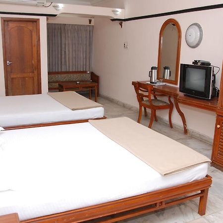 Amogha International Hotel Chitradurga Экстерьер фото