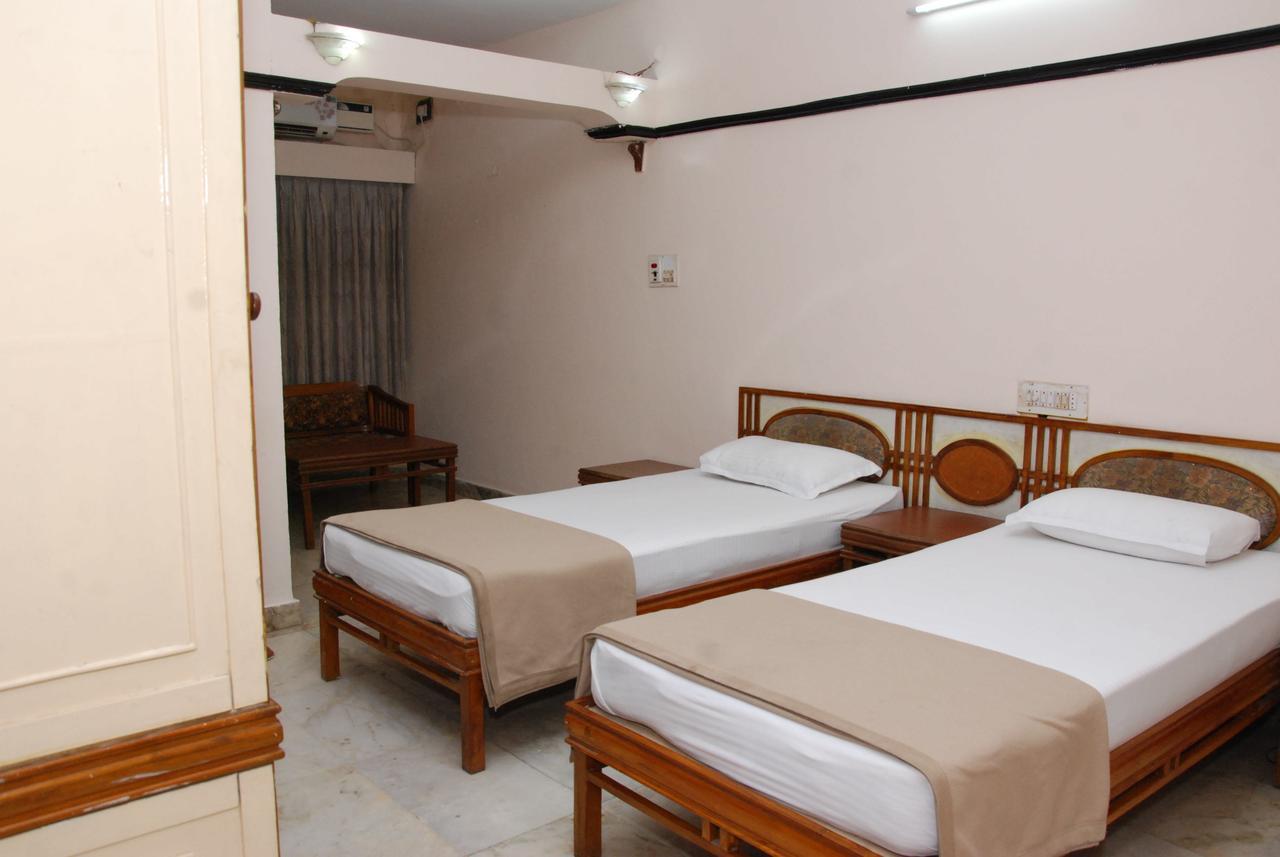 Amogha International Hotel Chitradurga Экстерьер фото