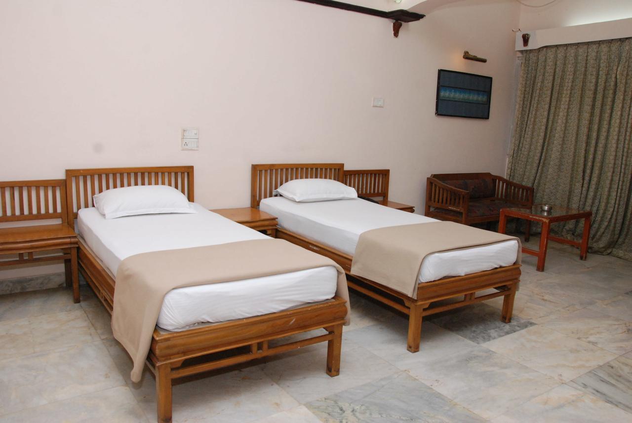 Amogha International Hotel Chitradurga Экстерьер фото